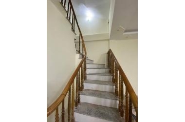 CẦN BÁN GẤP NHÀ LÔ GÓC HOÀNG MAI